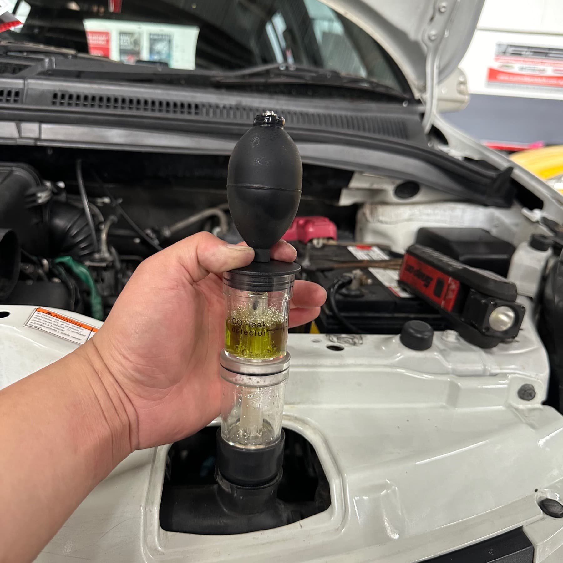 Workshop oil and cooling system service